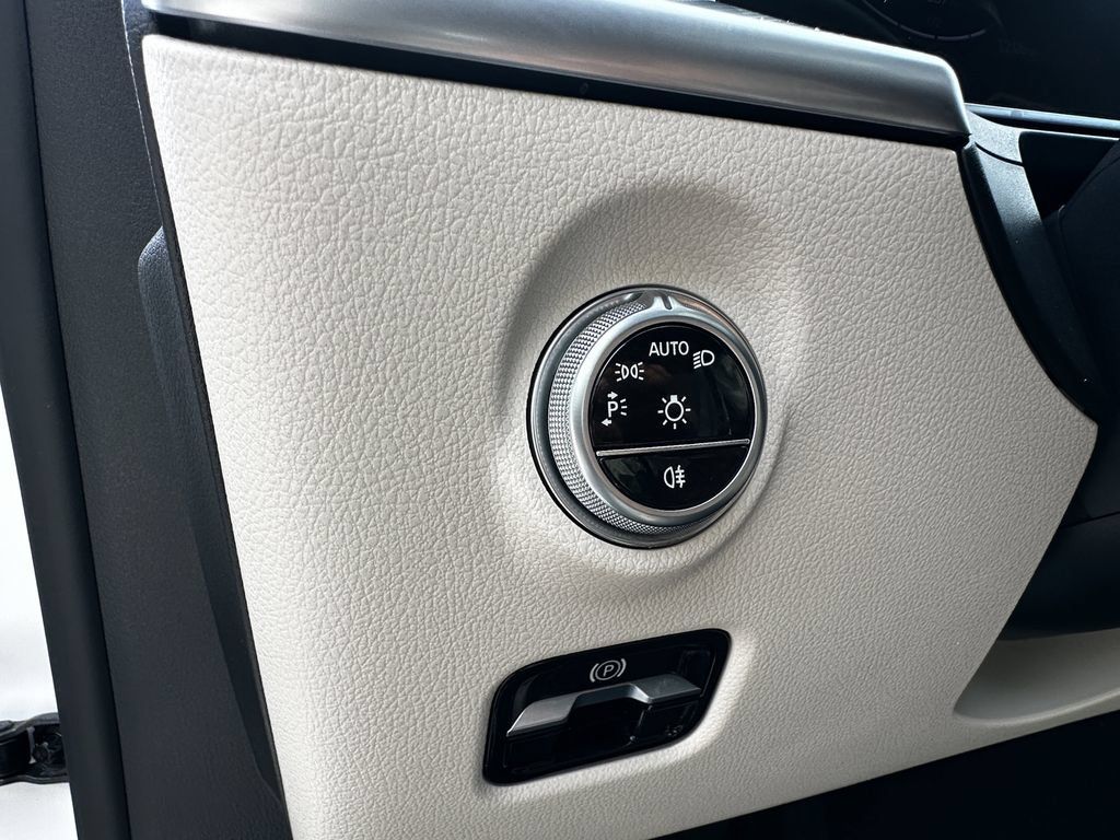 Certified 2025 Mercedes-Benz C 300 Sedan image 36