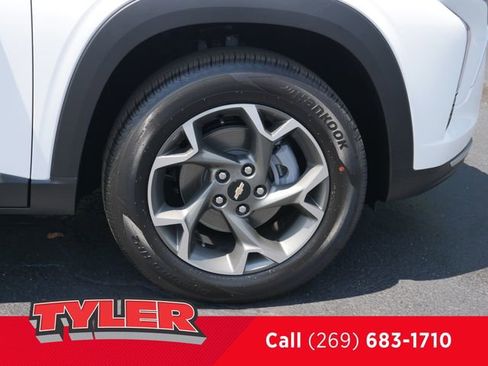 New 2025 Chevrolet Trax LT image 45