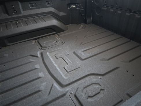 New 2025 GMC Hummer EV 2X image 17