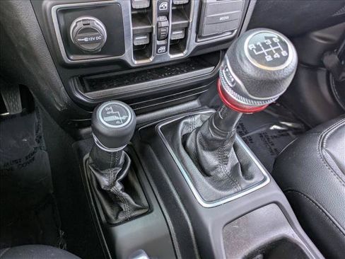 Used 2021 Jeep Wrangler Unlimited Sahara image 11