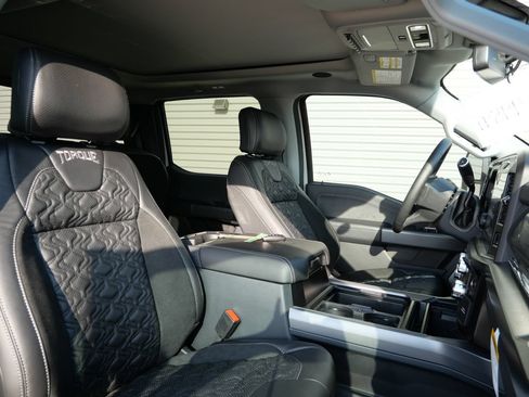 New 2026 Ford F250 Lariat w/ Black Appearance Package AWD/4WD image 21