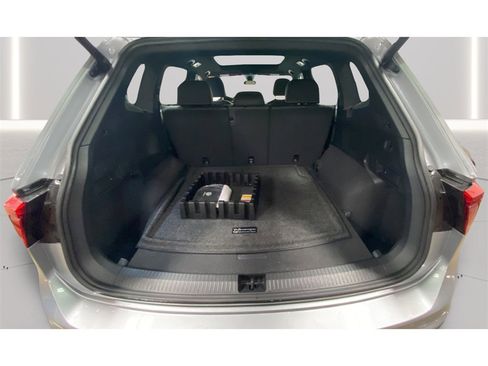 Used 2022 Volkswagen Tiguan SE R-Line image 24