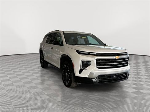 Certified 2024 Chevrolet Traverse RS image 2