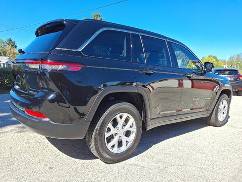 Used 2023 Jeep Grand Cherokee Limited image 6