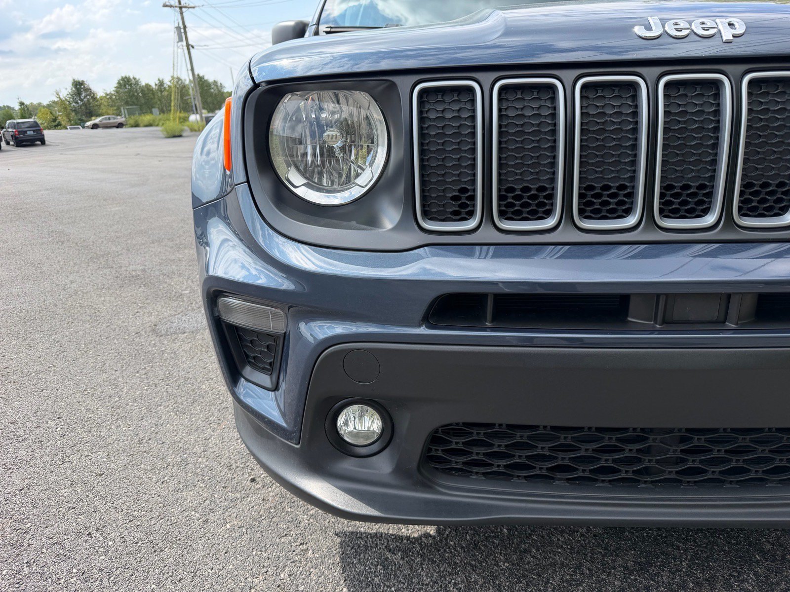 Used 2022 Jeep Renegade Latitude w/ Convenience Group AWD/4WD image 5