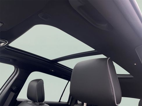 Used 2025 Jeep Wagoneer S Limited image 18