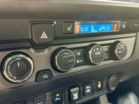 Used 2019 Toyota Tacoma TRD Off-Road image 15