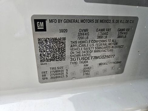 Used 2021 GMC Sierra 1500 SLT w/ SLT Premium Package image 29