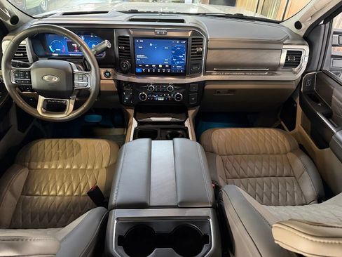 Used 2025 Ford F350 Platinum w/ Platinum Plus Package AWD/4WD image 8