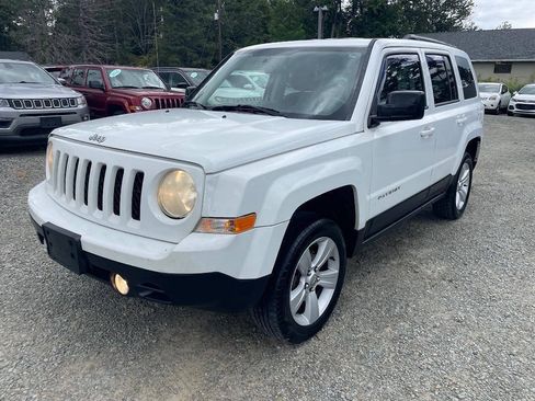 Used 2013 Jeep Patriot Latitude AWD/4WD image 1