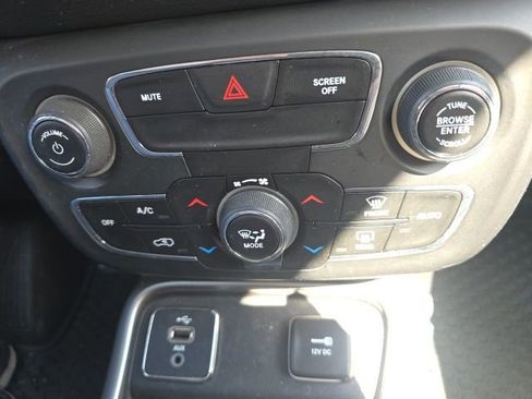 Used 2018 Jeep Compass Latitude w/ Popular Equipment Group image 16