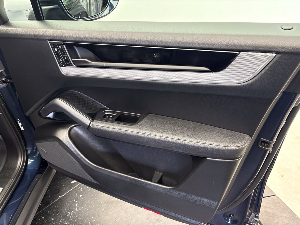 Certified 2024 Porsche Cayenne S AWD/4WD image 23