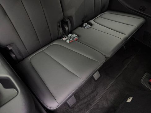 Used 2024 Hyundai Palisade Calligraphy image 39