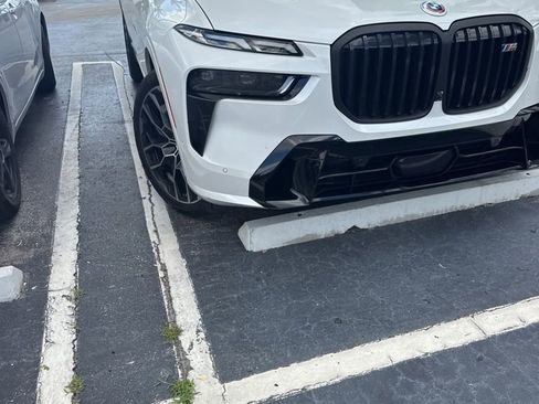 Used 2023 BMW X7 M60i w/ Executive Package AWD/4WD image 8