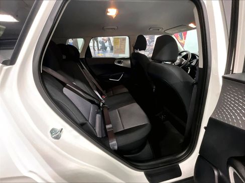 Used 2024 Kia Soul LX w/ Option Group 015 image 16