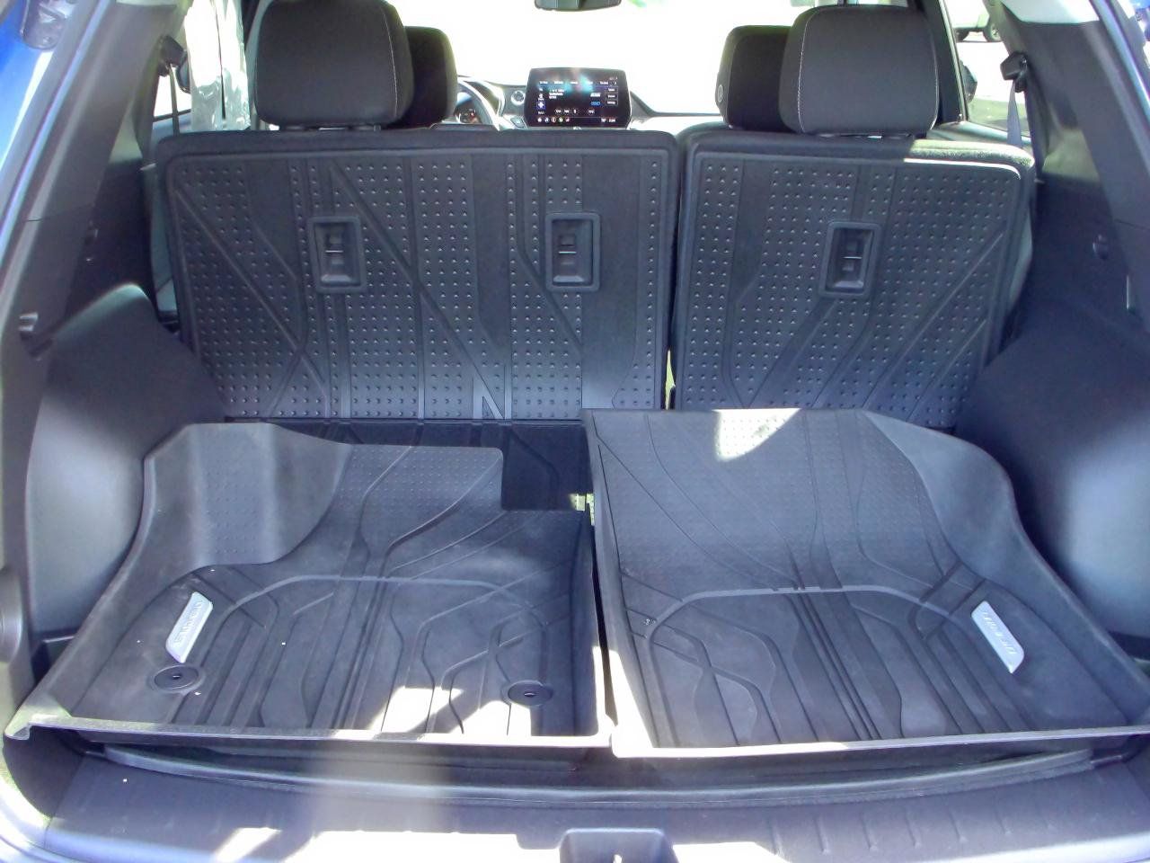 Used 2025 Chevrolet Blazer LT w/ Convenience Package FWD image 6