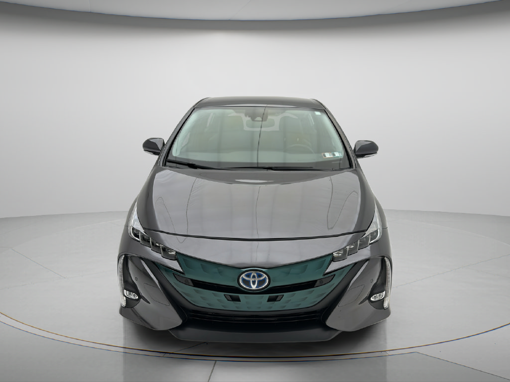 Used 2017 Toyota Prius Prime Advanced FWD image 2