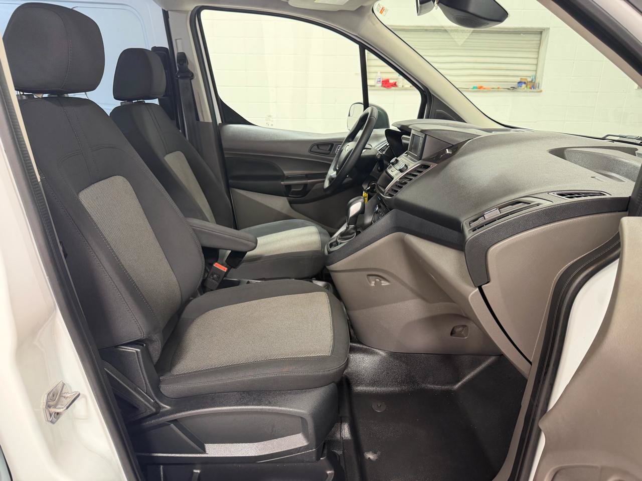 Used 2023 Ford Transit Connect XL FWD image 23