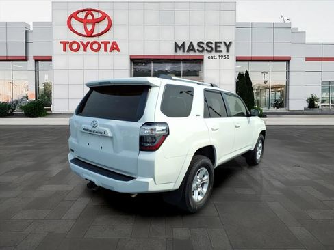 Used 2021 Toyota 4Runner SR5 Premium w/ Moonroof Package RWD image 3