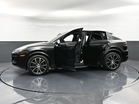 Used 2023 Porsche Cayenne Turbo S image 41