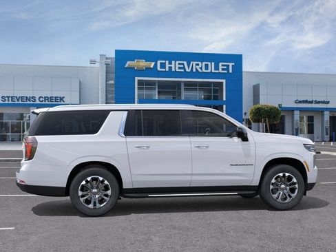 New 2026 Chevrolet Suburban LT w/ Sun And Tow Package AWD/4WD image 3