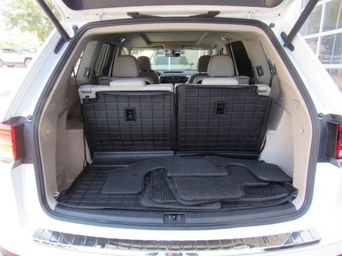 Used 2022 Volkswagen Atlas SE w/ Panoramic Sunroof Package image 26