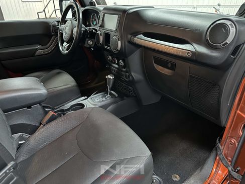 Used 2014 Jeep Wrangler Unlimited Sport w/ Connectivity Group AWD/4WD image 37