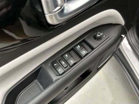 Used 2023 Jeep Compass Limited AWD/4WD image 19