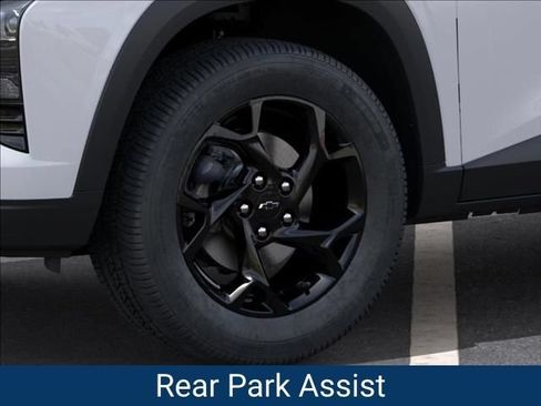 New 2026 Chevrolet Trax LT w/ Driver Confidence Package FWD image 10