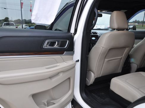 Used 2018 Ford Explorer Limited w/ Equipment Group 301A image 13