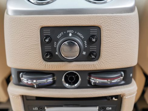 Used 2017 Rolls-Royce Ghost image 49