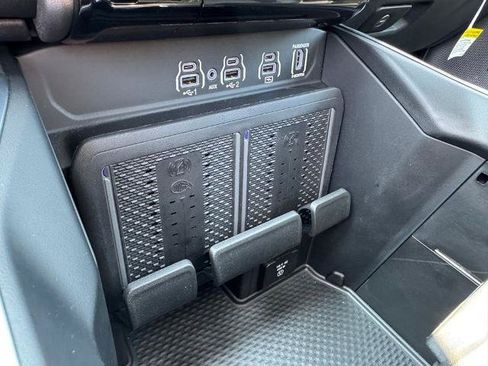 Used 2026 RAM 1500 Laramie AWD/4WD image 21