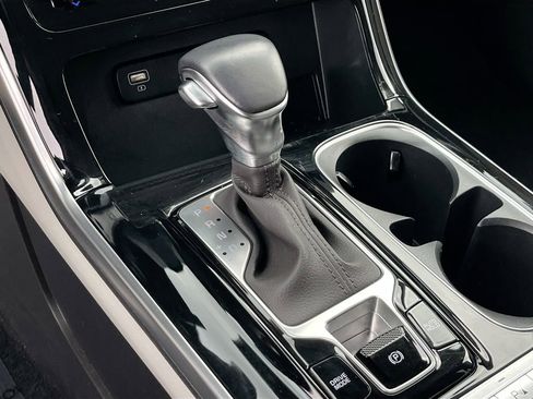 Certified 2023 Kia Carnival SX image 16