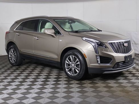 Used 2023 Cadillac XT5 Premium Luxury image 2
