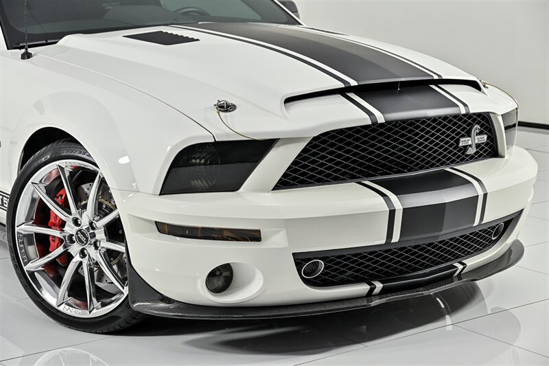 Used 2007 Ford Mustang Shelby GT500 RWD image 2