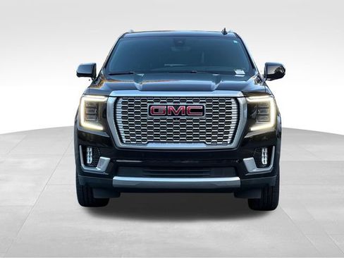 Used 2021 GMC Yukon Denali w/ Denali Premium Package AWD/4WD image 8