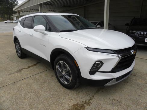 Used 2023 Chevrolet Blazer LT w/ Convenience Package FWD image 5