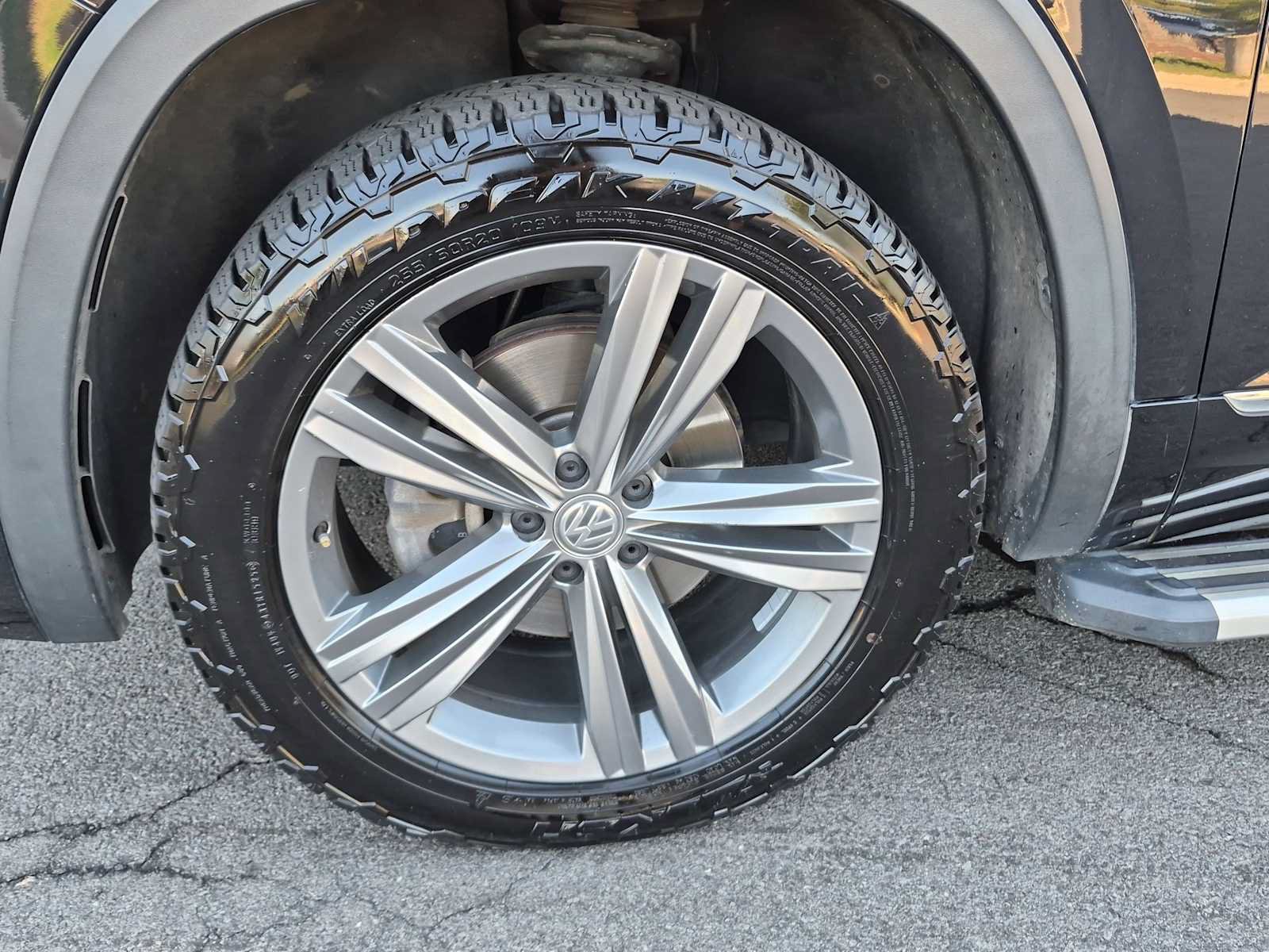 Used 2019 Volkswagen Atlas SEL R-Line AWD/4WD image 14