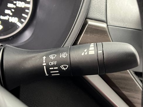 Used 2024 Nissan Altima 2.5 SV AWD/4WD image 45