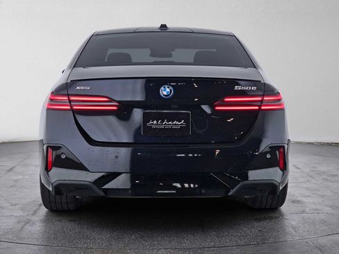 Used 2026 BMW 550e xDrive w/ Premium Package AWD/4WD image 4