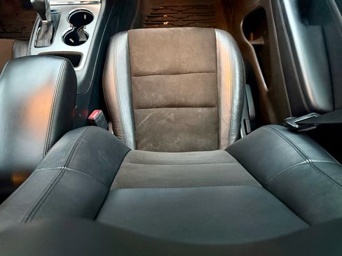 Used 2020 Jeep Grand Cherokee Altitude image 31