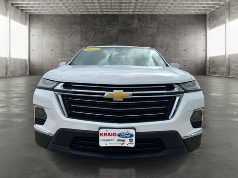 Used 2023 Chevrolet Traverse LT FWD image 2