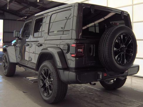 Used 2025 Jeep Wrangler Unlimited Sahara w/ Safety Group image 6