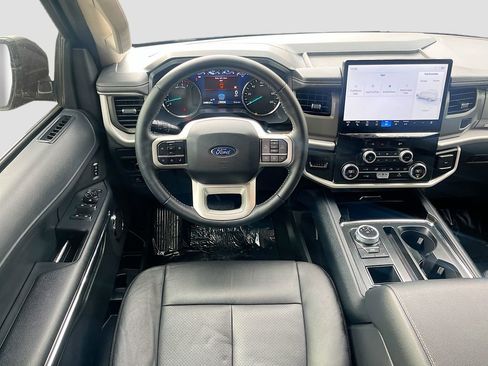 Used 2023 Ford Expedition XLT image 21