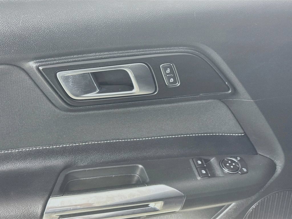 Used 2020 Ford Mustang Coupe RWD image 21