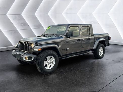 Used 2022 Jeep Gladiator Sport image 3
