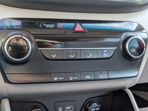 Used 2019 Hyundai Tucson SE image 19