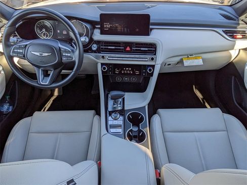 Used 2025 Genesis G70 2.5T image 13