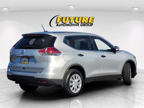 Used 2016 Nissan Rogue S image 4