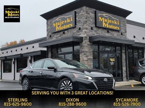 Used 2024 Nissan Altima 2.5 SV image 1